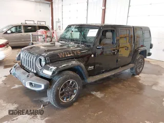 2020 Jeep Gladiator Overland with VIN 1C6HJTFG5LL140142, listed as a IAAI auction lot 42452310 with 111,884 mi miles and . Bid and sale history available at DreamBid. Image 17.