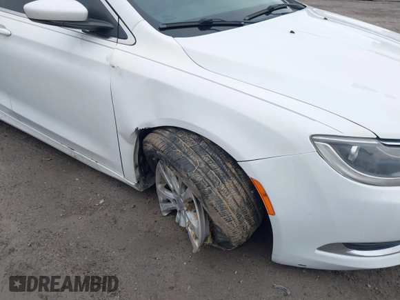 2015 Chrysler 200 Limited with VIN 1C3CCCAB8FN675942, listed as a IAAI auction lot 41956660 with 121,441 mi miles. Bid and sale history available at carsss.com. Image 6.