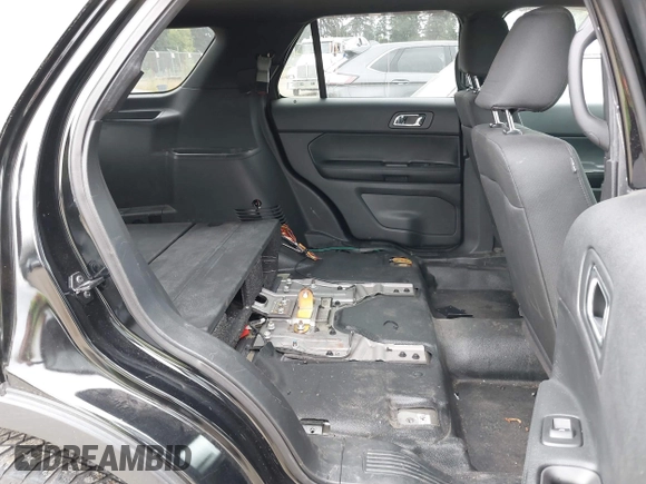 2017 Ford Police Interceptor Utility z VIN 1FM5K8AR9HGC26225, wystawiony jako IAAI lot #42283084 z przebiegiem Nie podano mil oraz . Historia ofert i sprzedaży dostępna na DreamBid. Obrazek 8.