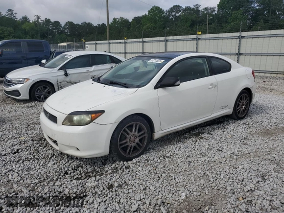 2005 Scion tC z VIN JTKDE177450007075, wystawiony jako Copart lot #57211935 z przebiegiem 205 619 mil mil oraz Szkody całkowita. Historia ofert i sprzedaży dostępna na DreamBid. Obrazek 1.