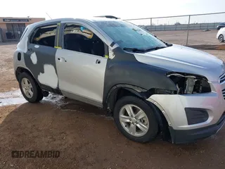 2015 Chevrolet Trax LT with VIN 3GNCJRSB0FL172030, listed as a IAAI auction lot 41523985 with 82,427 mi miles. Bid and sale history available at carsss.com. Image 6.