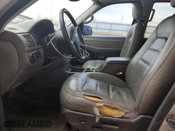 2005 Ford Explorer XLT z VIN 1FMZU63K45UA38225, wystawiony jako Copart lot #51774745 z przebiegiem 263 066 mil mil oraz Nie do naprawy • Non repairable. Historia ofert i sprzedaży dostępna na DreamBid. Obrazek 7.