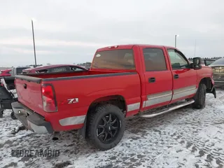 2006 Chevrolet Silverado 1500 LT1 with VIN 2GCEK13TX61118887, listed as a IAAI auction lot 41003882 with 171,532 mi miles. Bid and sale history available at carsss.com. Image 4.