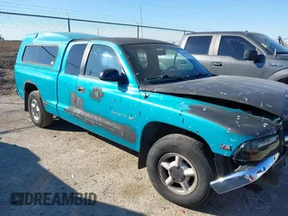 1997 Dodge Dakota with VIN 1B7GL23X9VS142143, listed as a IAAI auction lot 41397050 with 140,122 mi miles. Bid and sale history available at carsss.com. Image 1.