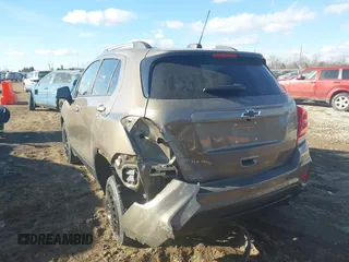 2022 Chevrolet Trax LT with VIN KL7CJPSM2NB530904, listed as a IAAI auction lot 41450539 with 41,280 mi miles. Bid and sale history available at carsss.com. Image 3.