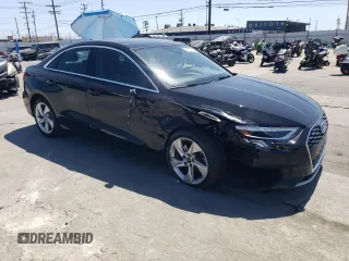2024 Audi A3 Premium z VIN WAUAUDGYXRA029568, wystawiony jako Copart lot #54067005 z przebiegiem 14 130 mil mil oraz Szkoda całkowita • Salvage title. Historia ofert i sprzedaży dostępna na DreamBid. Obrazek 4.