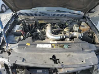 2003 Ford Expedition Special Service z VIN 1FMPU15LX3LB92148, wystawiony jako Copart lot #54656585 z przebiegiem 257 810 mil mil oraz Szkoda całkowita • Salvage title. Historia ofert i sprzedaży dostępna na DreamBid. Obrazek 12.