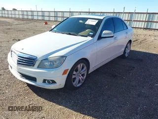 2008 Mercedes-Benz C 300 Sport z VIN WDDGF54X78R036928, wystawiony jako IAAI lot #42368096 z przebiegiem 180 212 mil mil oraz . Historia ofert i sprzedaży dostępna na DreamBid. Obrazek 2.