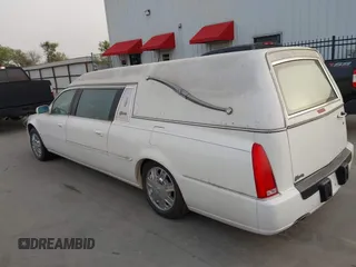2006 Cadillac DTS Professional z VIN 1GEEH06Y86U500525, wystawiony jako IAAI lot #41835553 z przebiegiem 55 552 mil mil oraz . Historia ofert i sprzedaży dostępna na DreamBid. Obrazek 3.
