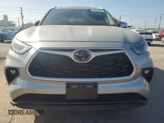 2023 Toyota Highlander L with VIN 5TDKDRAH3PS049805, listed as a Copart auction lot 61053545 with 12,121 mi miles and Salvage title. Bid and sale history available at DreamBid. Image 5.