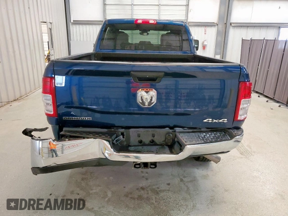 2024 Ram 2500 Big Horn z VIN 3C6UR5DJ8RG405904, wystawiony jako Copart lot #63202225 z przebiegiem 6 010 mil mil oraz Czysty tytuł • Clean title. Historia ofert i sprzedaży dostępna na DreamBid. Obrazek 6.