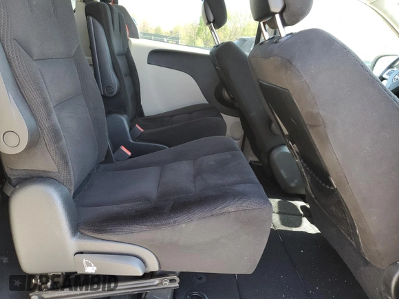 2015 Dodge Grand Caravan SE with VIN 2C4RDGBG6FR569383, listed as a Copart auction lot 55075745 with 45,474 mi miles and Salvage Title. Bid and sale history available at DreamBid. Image 11.
