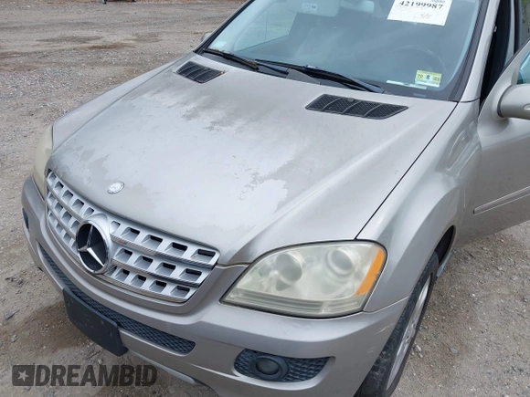 2008 Mercedes-Benz M 350 with VIN 4JGBB86E68A414745, listed as a IAAI auction lot 42199987 with Not Provided miles and . Bid and sale history available at DreamBid. Image 6.