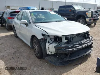 2023 Toyota Camry SE z VIN 4T1T11AK1PU159799, wystawiony jako IAAI lot #42517586 z przebiegiem 51 245 mil mil oraz . Historia ofert i sprzedaży dostępna na DreamBid. Obrazek 1.