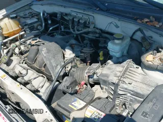 2005 Ford Escape Limited with VIN 1FMYU04105KA82832, listed as a IAAI auction lot 42973149 with 97,992 mi miles and . Bid and sale history available at DreamBid. Image 12.