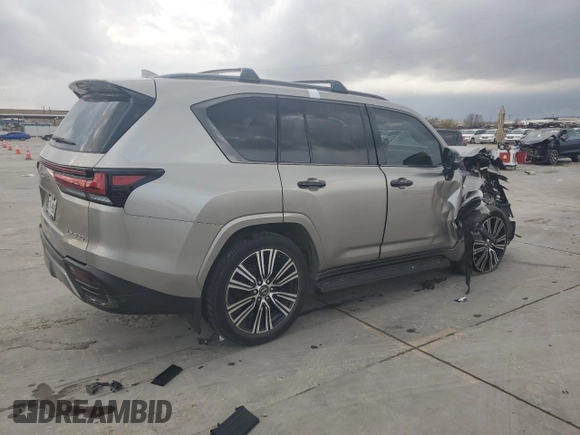 2023 Lexus LX 600 Luxury z VIN JTJGB7CX2P4014931, wystawiony jako Copart lot #84830704 z przebiegiem 47 282 mil mil oraz Szkoda całkowita • Salvage title. Historia ofert i sprzedaży dostępna na DreamBid. Obrazek 3.