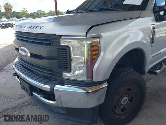 2019 Ford F-250 XL z VIN 1FT7W2BT7KED13259, wystawiony jako IAAI lot #42543359 z przebiegiem 136 511 mil mil oraz . Historia ofert i sprzedaży dostępna na DreamBid. Obrazek 21.