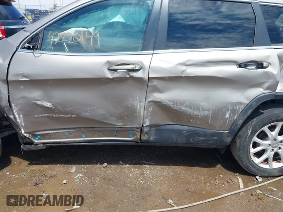 2018 Jeep Cherokee Latitude Tech Connect с VIN 1C4PJLCB4JD573830, выставлен на аукционе IAAI как лот 42220149 с пробегом 123 084 миль миль и . История ставок и продаж доступна на DreamBid. Изображение 13.