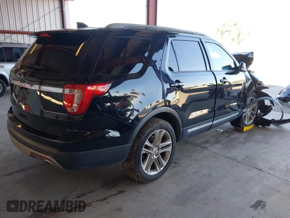 2017 Ford Explorer XLT with VIN 1FM5K7D83HGA69904, listed as a IAAI auction lot 41878052 with Not Provided miles and . Bid and sale history available at carsss.com. Image 4.