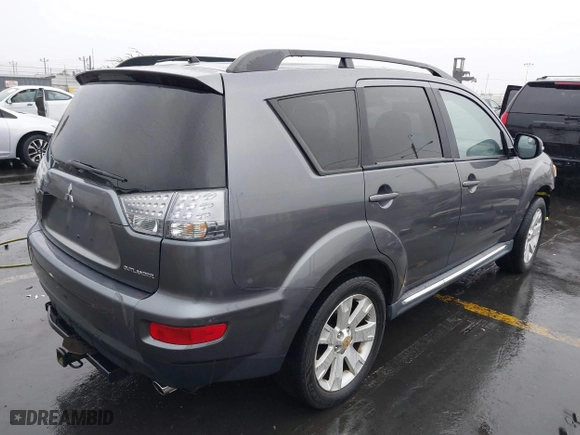 2011 Mitsubishi Outlander SE with VIN JA4AS3AW9BU031367, listed as a IAAI auction lot 41205148 with 160,252 mi miles. Bid and sale history available at carsss.com. Image 4.