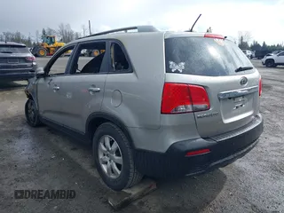 2013 Kia Sorento LX with VIN 5XYKTDA68DG414279, listed as a IAAI auction lot 41819043 with 1 mi miles. Bid and sale history available at carsss.com. Image 3.