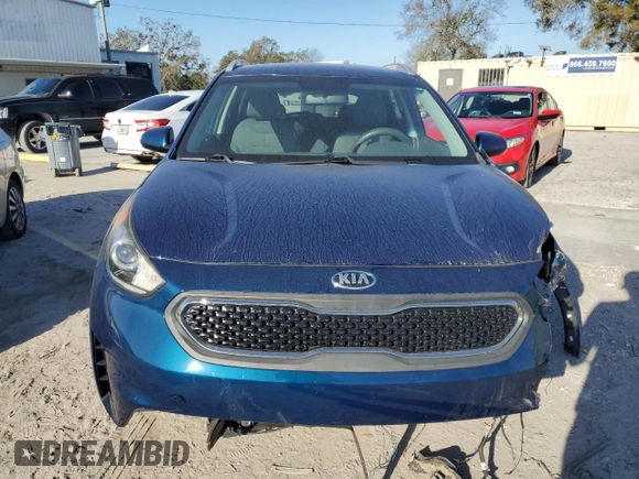 2017 Kia Niro FE with VIN KNDCB3LC3H5055071, listed as a Copart auction lot 85649084 with 0 mi miles and Salvage Title. Bid and sale history available at carsss.com. Image 5.
