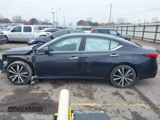 2020 Nissan Altima Platinum with VIN 1N4BL4FV1LC154526, listed as a IAAI auction lot 41423615 with 105,503 mi miles and . Bid and sale history available at carsss.com. Image 15.