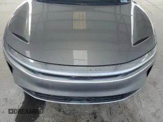 2022 Lucid Air Grand Touring z VIN 50EA1GBA1NA003034, wystawiony jako Copart lot #48893755 z przebiegiem Nie podano mil oraz Szkody całkowita. Historia ofert i sprzedaży dostępna na DreamBid. Obrazek 11.