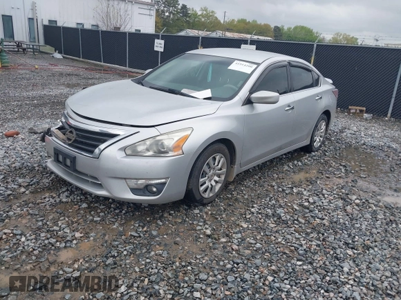2015 Nissan Altima 2.5 SV with VIN 1N4AL3AP5FC267088, listed as a IAAI auction lot 41914200 with 154,518 mi miles. Bid and sale history available at carsss.com. Image 2.