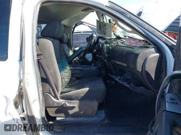 2013 Chevrolet Silverado 2500HD LT with VIN 1GC1CXCG4DF198324, listed as a IAAI auction lot 41883232 with 1 mi miles. Bid and sale history available at carsss.com. Image 5.