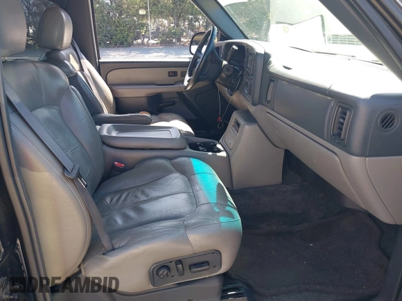 2002 Chevrolet Suburban LT with VIN 1GNEC16T02J249102, listed as a IAAI auction lot 42324409 with 174,591 mi miles and . Bid and sale history available at DreamBid. Image 5.
