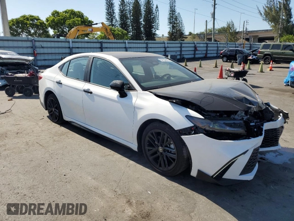 2025 Toyota Camry LE z VIN 4T1DAACK6SU062124, wystawiony jako Copart lot #54156185 z przebiegiem 16 210 mil mil oraz Szkoda całkowita • Salvage title. Historia ofert i sprzedaży dostępna na DreamBid. Obrazek 4.