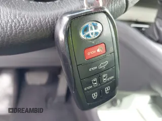 2021 Toyota Sienna Limited with VIN 5TDZRKEC3MS013002, listed as a IAAI auction lot 41068348 with 64,039 mi miles. Bid and sale history available at carsss.com. Image 11.
