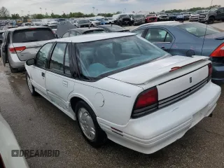 1997 Oldsmobile Cutlass Supreme S z VIN 1G3WH52M2VF322529, wystawiony jako Copart lot #52003574 z przebiegiem 140 292 mil mil oraz Szkody całkowita. Historia ofert i sprzedaży dostępna na DreamBid. Obrazek 2.
