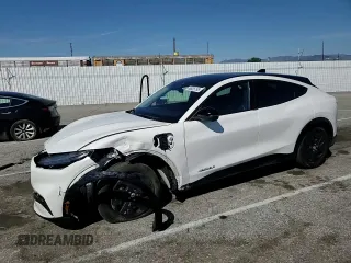 2021 Ford Mustang Mach-E California Route 1 z VIN 3FMTK2R74MMA36159, wystawiony jako Copart lot #48935195 z przebiegiem 27 024 mil mil oraz Szkoda całkowita • Salvage title. Historia ofert i sprzedaży dostępna na DreamBid. Obrazek 10.