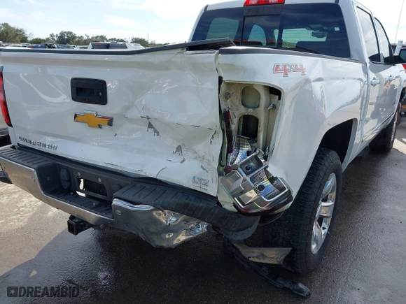 2015 Chevrolet Silverado 1500 LTZ with VIN 3GCUKSEC6FG435135, listed as a IAAI auction lot 41680508 with 207,386 mi miles. Bid and sale history available at carsss.com. Image 6.