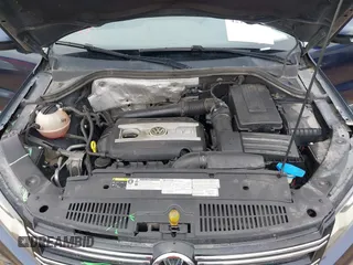 2016 Volkswagen Tiguan S z VIN WVGBV7AX0GW614760, wystawiony jako IAAI lot #42113413 z przebiegiem 91 423 mil mil oraz . Historia ofert i sprzedaży dostępna na DreamBid. Obrazek 10.