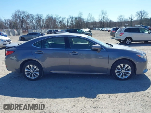2014 Lexus ES 300h с VIN JTHBW1GG6E2071083, выставлен на аукционе IAAI как лот 41772226 с пробегом 140 710 миль миль и . История ставок и продаж доступна на DreamBid. Изображение 13.