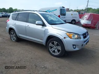 2009 Toyota RAV4 Sport with VIN JTMBK32V995079388, listed as a IAAI auction lot 42522279 with 140,497 mi miles and . Bid and sale history available at DreamBid. Image 1.