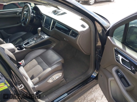 2018 Porsche Macan with VIN WP1AA2A55JLB18776, listed as a IAAI auction lot 41693219 with 121,090 mi miles and . Bid and sale history available at DreamBid. Image 5.
