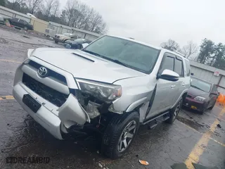 2018 Toyota 4Runner SR5 with VIN JTEBU5JR0J5550614, listed as a IAAI auction lot 41768811 with 175,400 mi miles. Bid and sale history available at carsss.com. Image 17.