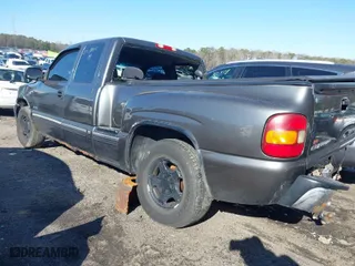 2001 Chevrolet Silverado 1500 LS with VIN 2GCEC19V711258782, listed as a IAAI auction lot 41352234 with 184,348 mi miles. Bid and sale history available at carsss.com. Image 3.