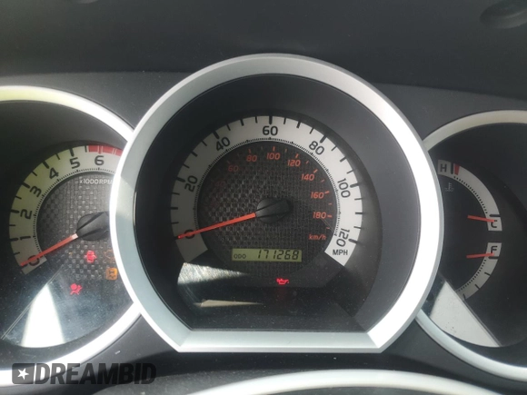 2011 Toyota Tacoma z VIN 5TFTX4GN1BX004490, wystawiony jako Copart lot #59059015 z przebiegiem 171 268 mil mil oraz Szkoda całkowita • Salvage title. Historia ofert i sprzedaży dostępna na DreamBid. Obrazek 9.