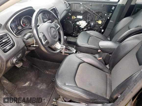 2018 Jeep Compass Altitude z VIN 3C4NJCBBXJT438483, wystawiony jako Copart lot #56781665 z przebiegiem 67 255 mil mil oraz Szkoda całkowita • Salvage title. Historia ofert i sprzedaży dostępna na DreamBid. Obrazek 7.