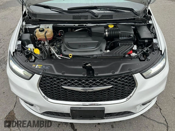 2023 Chrysler Pacifica Touring L with VIN 2C4RC1BG8PR529226, listed as a Copart auction lot 61720485 with 68,507 mi miles and Non repairable. Bid and sale history available at DreamBid. Image 9.