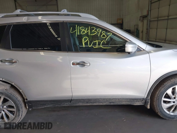 2014 Nissan Rogue SL with VIN 5N1AT2MV8EC873610, listed as a IAAI auction lot 41843987 with 179,226 mi miles. Bid and sale history available at carsss.com. Image 14.