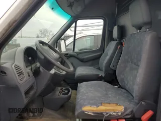 2006 Freightliner Sprinter with VIN WDYPD744465866552, listed as a Copart auction lot 81857744 with 181,914 mi miles and Clean Title. Bid and sale history available at DreamBid. Image 7.