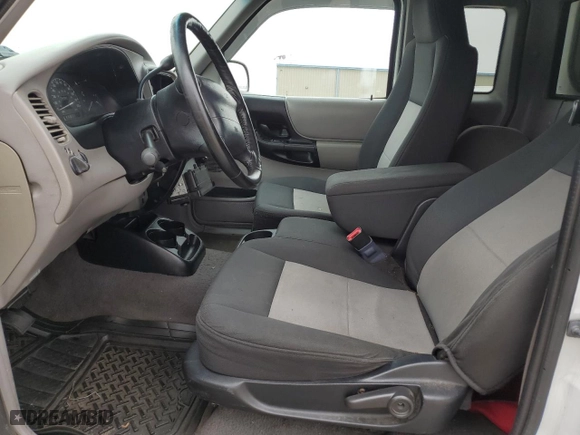 2000 Ford Ranger XL with VIN 1FTYR14V2YPA42810, listed as a Copart auction lot 42735805 with 171,565 mi miles and Salvage Title. Bid and sale history available at carsss.com. Image 7.