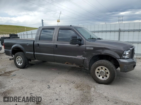 2006 Ford F-250 XL z VIN 1FTSW21P76EB60709, wystawiony jako Copart lot #62276565 z przebiegiem 241 373 mil mil oraz Szkoda całkowita • Salvage title. Historia ofert i sprzedaży dostępna na DreamBid. Obrazek 4.
