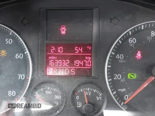 2008 Volkswagen Jetta Sedan SE with VIN 3VWRM71K28M154879, listed as a IAAI auction lot 41871221 with 163,932 mi miles. Bid and sale history available at carsss.com. Image 7.